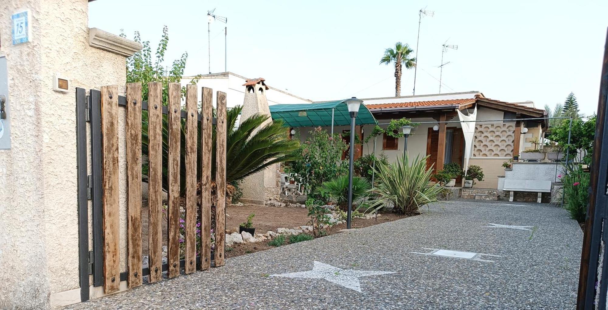 Il Giardino Di Sofia Charm And Comfort Apartment Torre dell'Orso Exterior photo