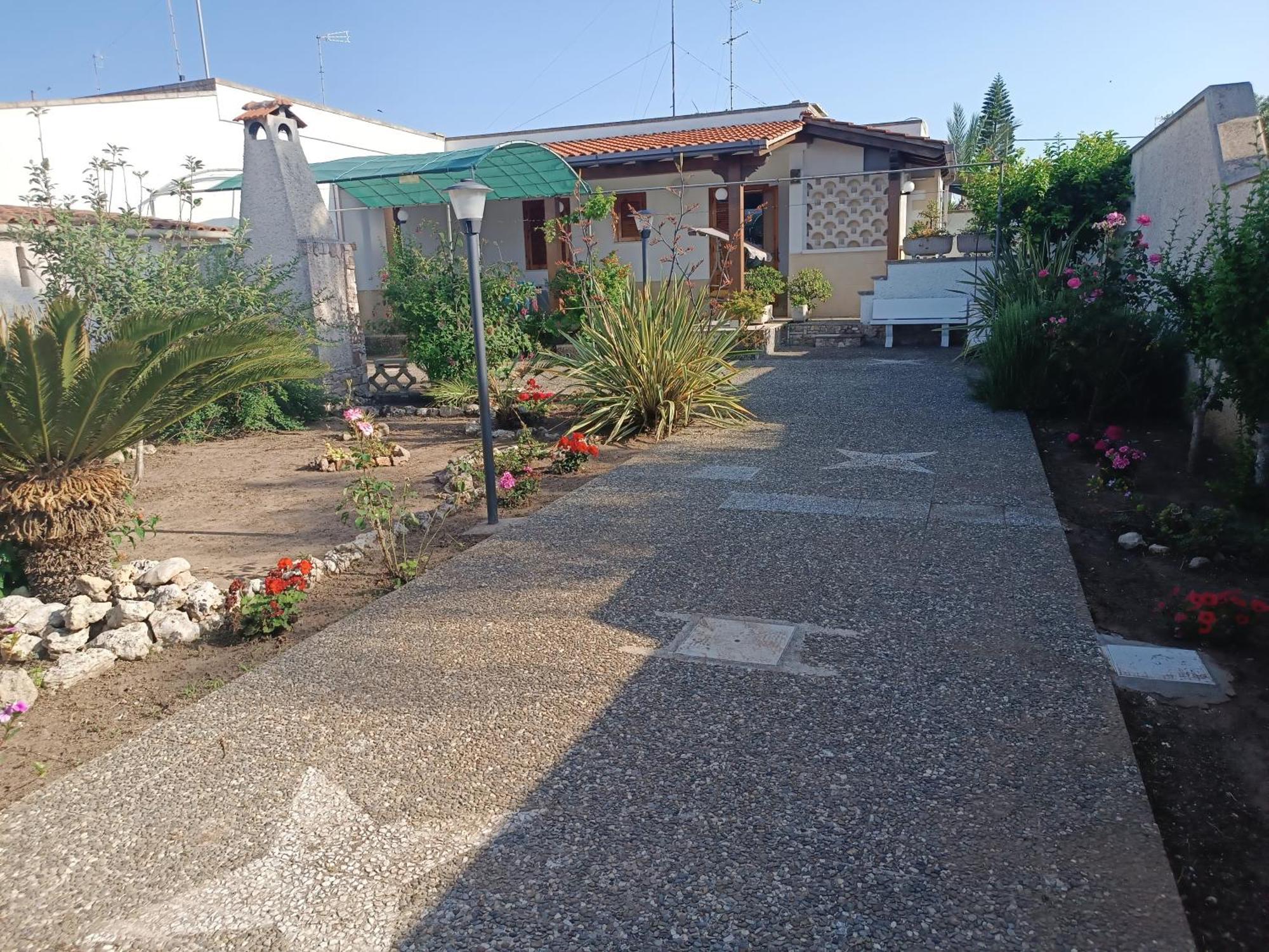 Il Giardino Di Sofia Charm And Comfort Apartment Torre dell'Orso Exterior photo